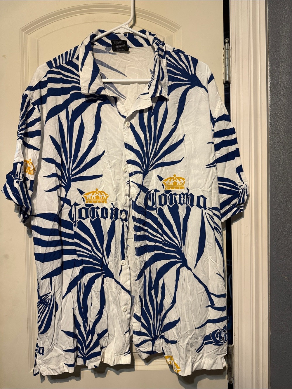 Corona White & Navy Palm-Print Short Sleeve Button-Up Shirt with Gold Accents